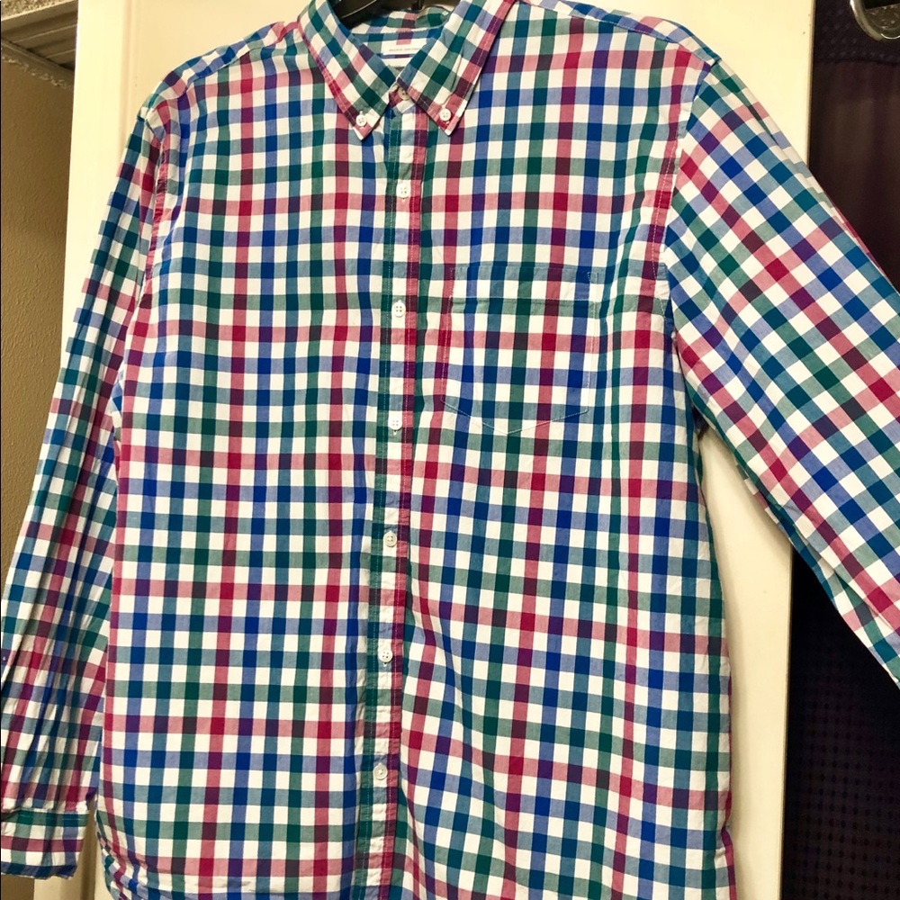 Old Navy men’s plaid button-front shirt